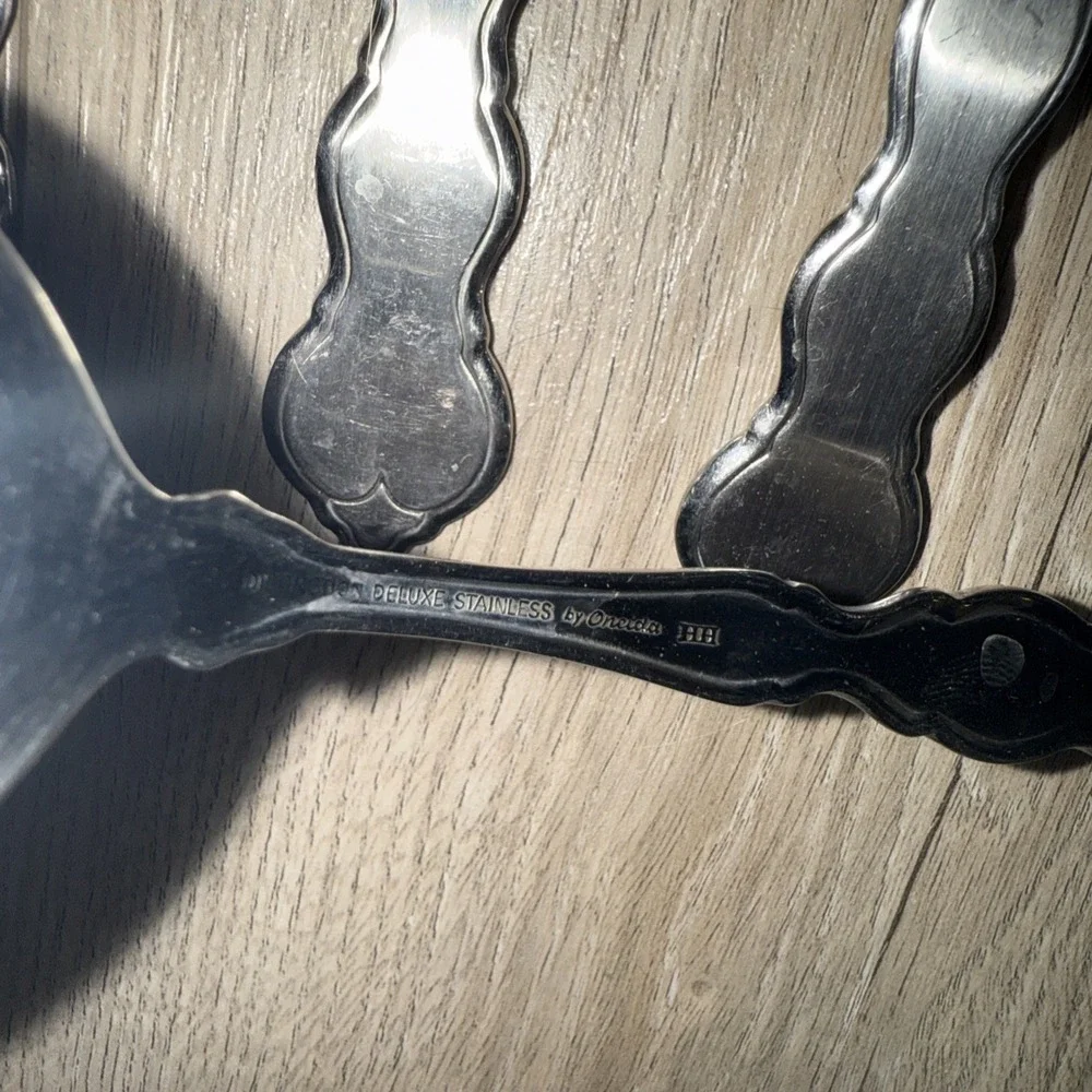 5 PCs Oneida VALERIE Stainless Distinction Deluxe HH Community‎ Hostess Flatware
